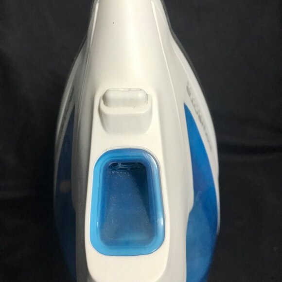 Rowenta Effective 1700W Anti-Drip Steam Iron With Self Clean - Picture 4 of 10